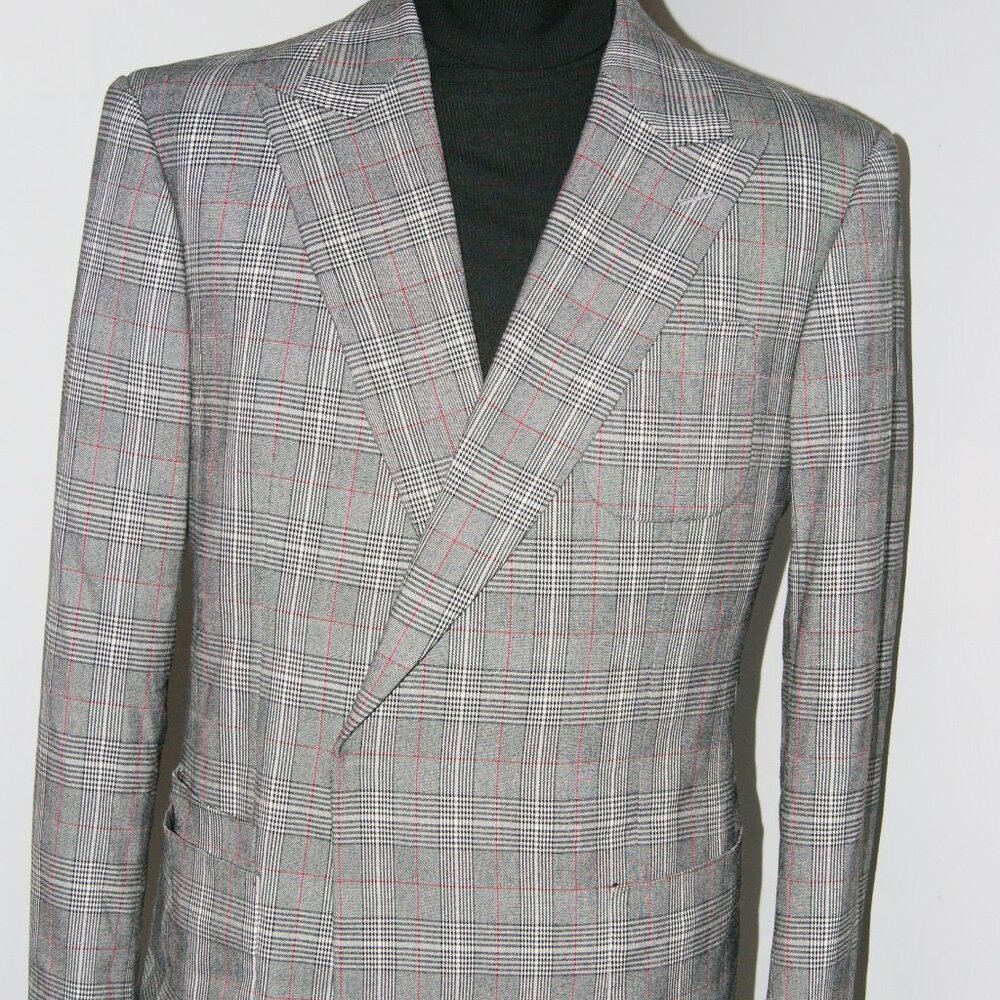 Single Hidden Button Closure Suit - image 4
